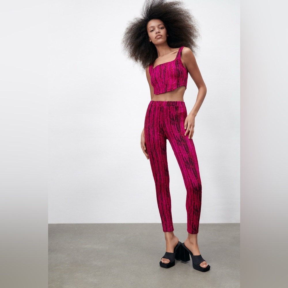 Zara NWT NEW TEXTURED LONG PANTS SIZE Small Leggings